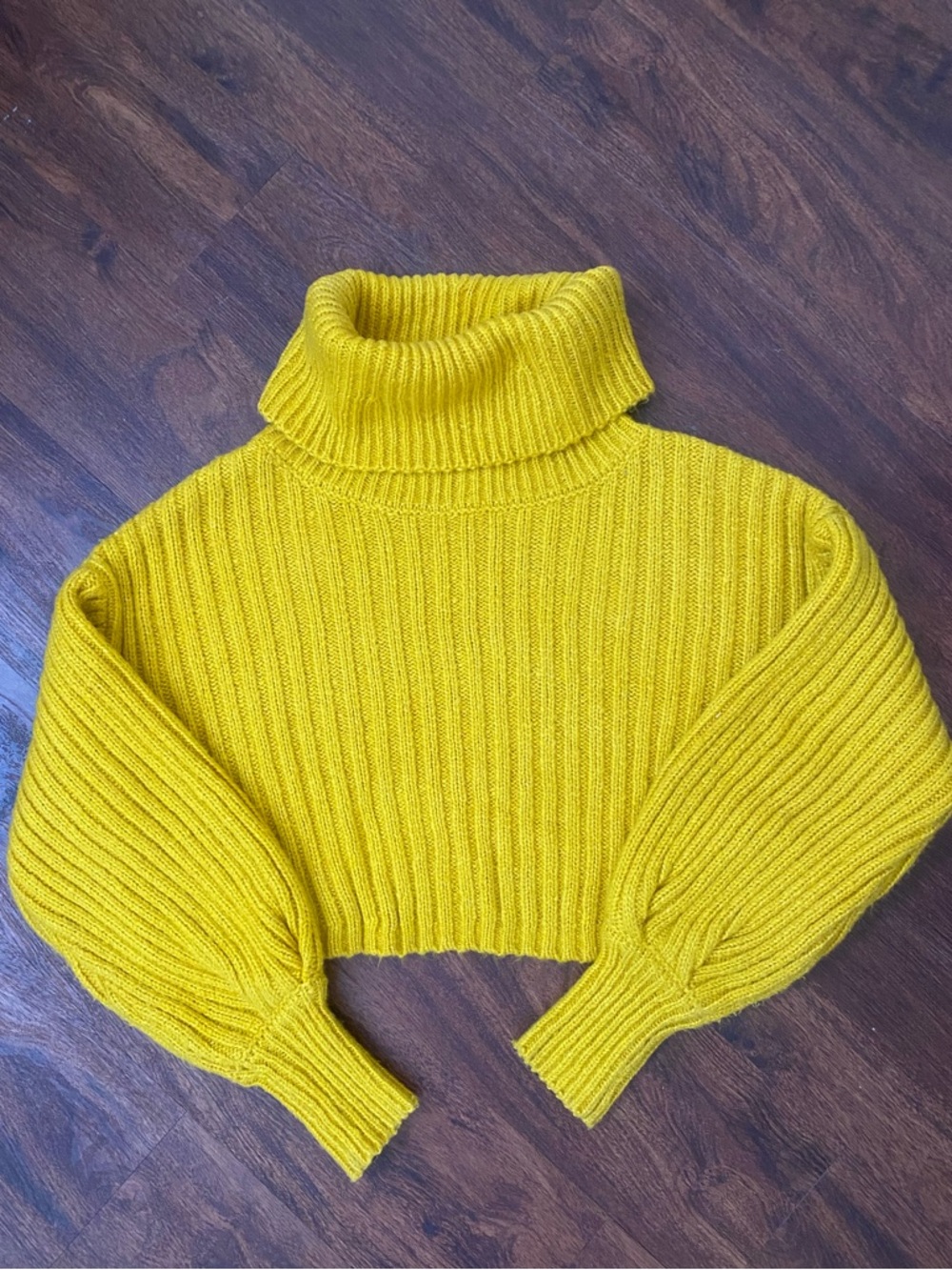 UO Yellow cropped sweater